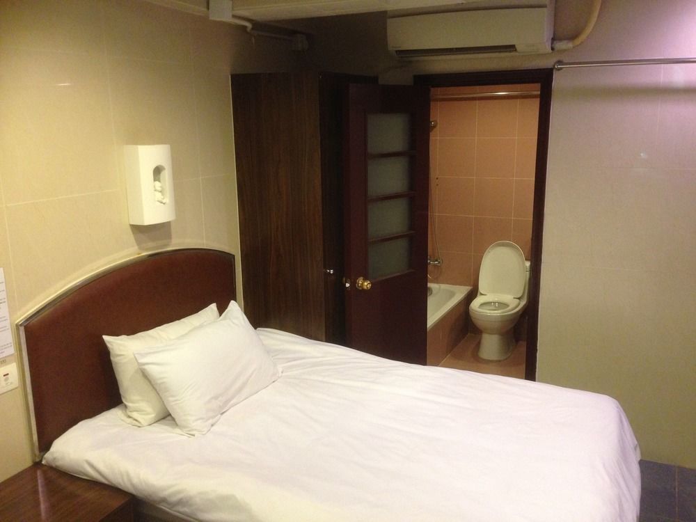Kowloon Youth Village Tsim Sha Tsui 九龙青年公寓 Hong Kong Luaran gambar