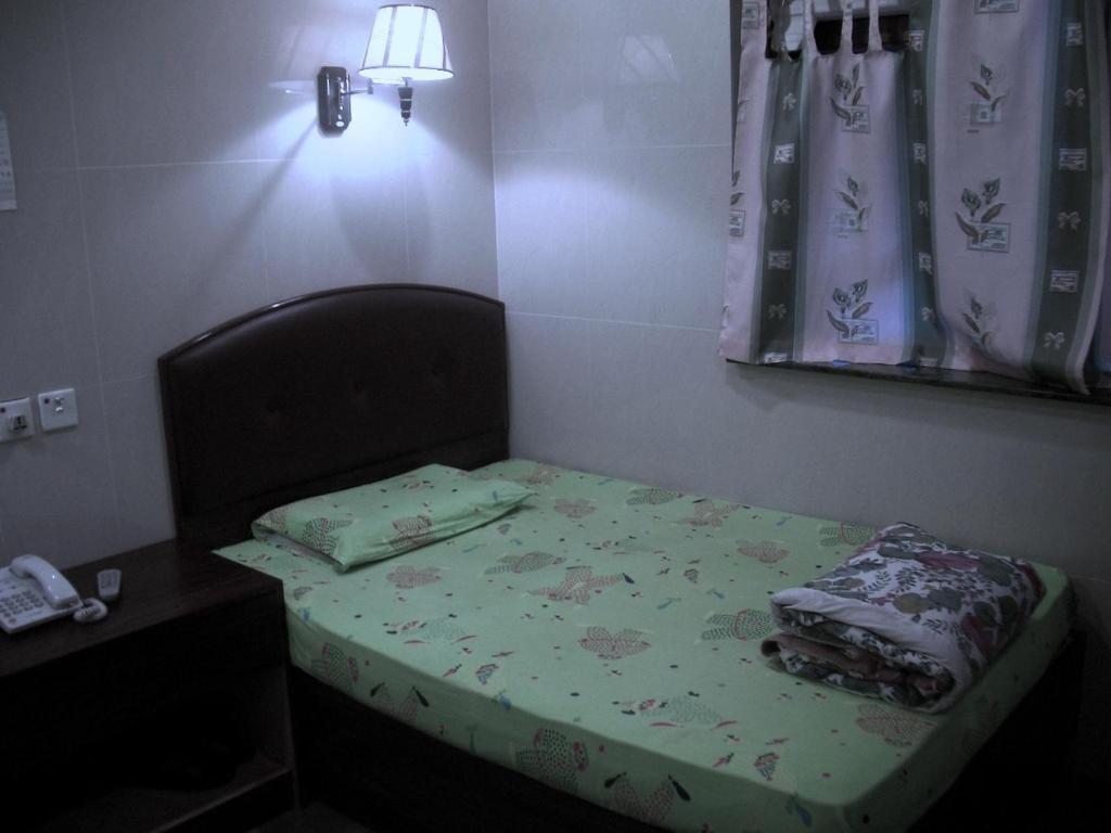 Kowloon Youth Village Tsim Sha Tsui 九龙青年公寓 Hong Kong Bilik gambar